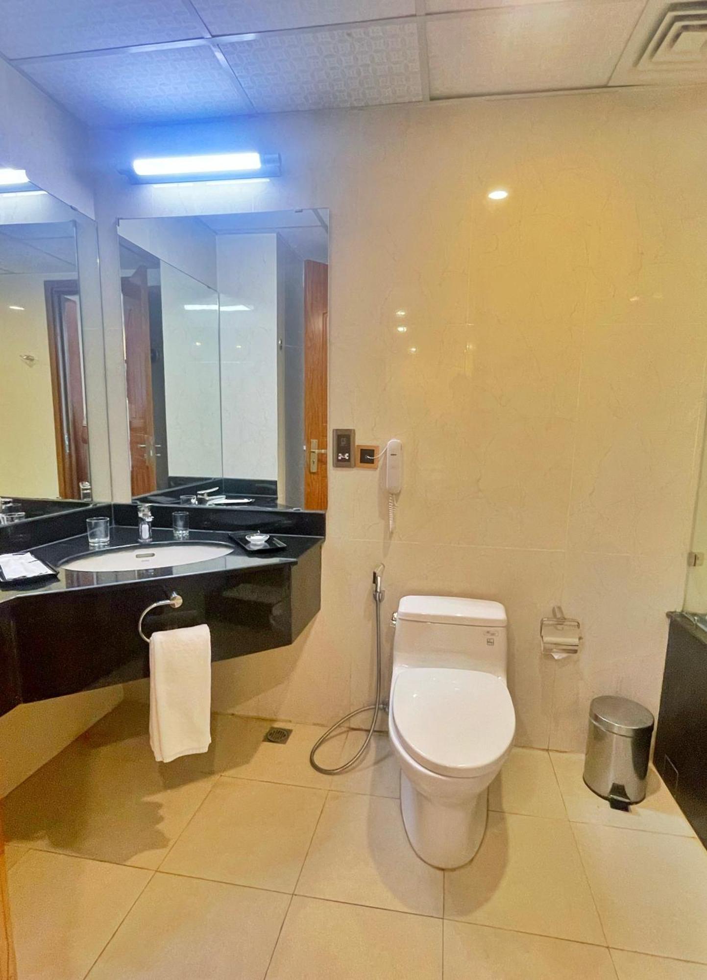 Mercury Apartment Danang Exterior photo